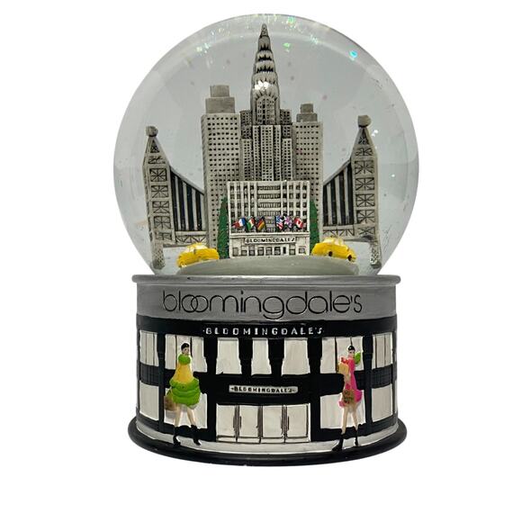 Bloomingdale's 2011 Snow Globe With Sound and Motion Chrysler Building etc - Picture 1 of 6
